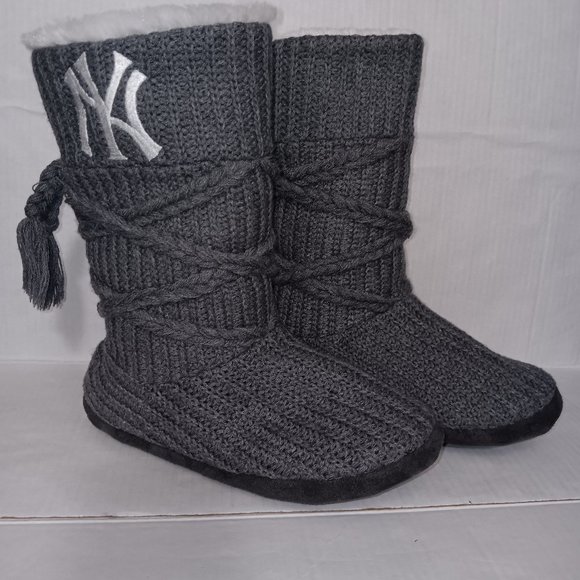 NY YANKEES INSPIRED KNIT SLIPPER BOOTS - Picture 1 of 7